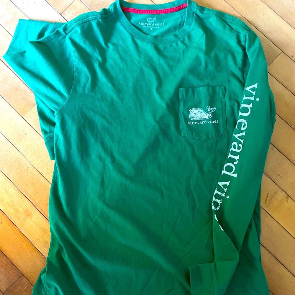 Adult Small vineyard Vines long Sleeve tshirt